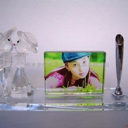 水晶办公用品 现代商务的璀璨选择